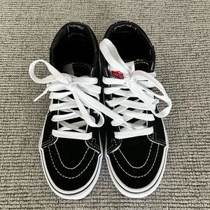 Kids high top Vans “Sk8-Hi” black/white